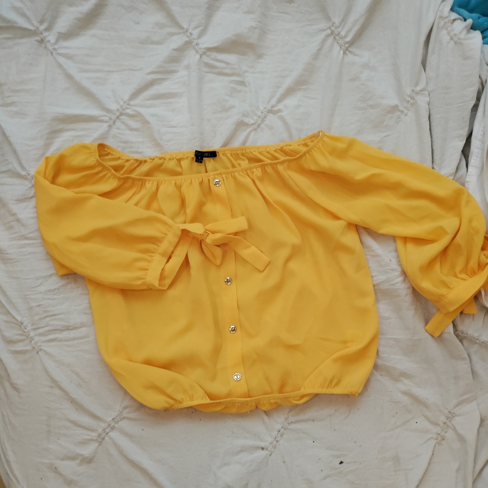 Papermoon medium blouse.